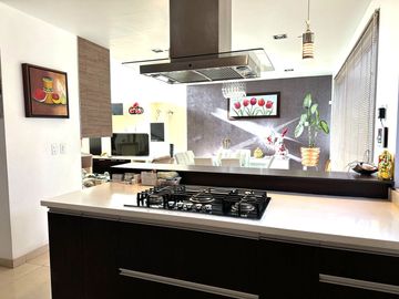 Casa en Venta, de 3 recámaras y arquitectura contemporánea en Provincia Santa Elena, Qro.