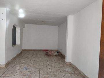 AMPLIA CASA EN URB. LA NORIA-TRUJILLO