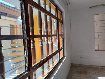 AMPLIA CASA EN URB. LA NORIA-TRUJILLO