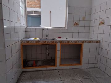 AMPLIA CASA EN URB. LA NORIA-TRUJILLO