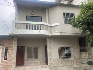 Vendo casa rentera Rosales 2 Norte de Guayaquil