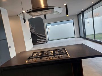 VENDO CASA NUEVA EN LOMAS DEL MOLINO IV DE LEON GTO