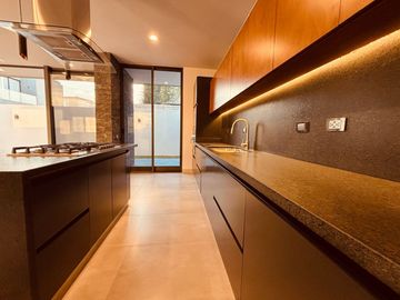 VENDO CASA NUEVA EN LOMAS DEL MOLINO IV DE LEON GTO