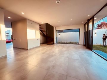VENDO CASA NUEVA EN LOMAS DEL MOLINO IV DE LEON GTO