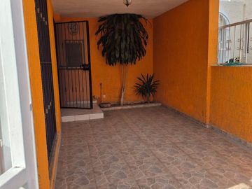 Casa Venta Cerca Plaza Patria, Habitacional Seattle, Zapopan.
