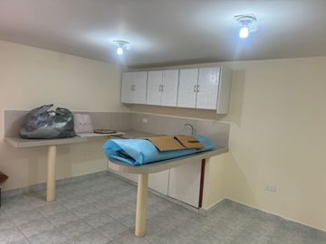 VENTA CASA QUITO 4 DEPARTAMENTOS LA CONCEPCIÓN A 400 MT ESTACIÓN TROLE LABRADOR