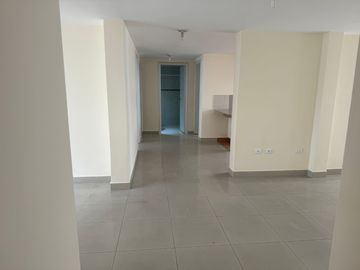 VENTA CASA QUITO 4 DEPARTAMENTOS LA CONCEPCIÓN A 400 MT ESTACIÓN TROLE LABRADOR