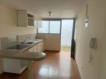 VENTA CASA QUITO 4 DEPARTAMENTOS LA CONCEPCIÓN A 400 MT ESTACIÓN TROLE LABRADOR