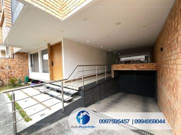 VENDO EDIFICIO DE LUJO EN CUENCA SECTOR TOTORACOCHA