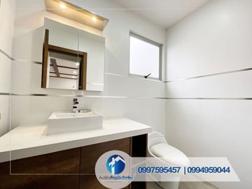 VENDO EDIFICIO DE LUJO EN CUENCA SECTOR TOTORACOCHA