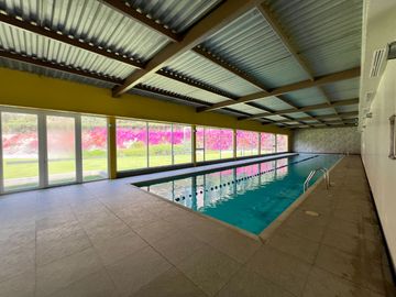 Venta de Moderna Casa de Campo con Piscina en Condominio La Quebrada – Cieneguilla