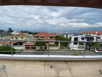 VENDO DEPARTAMENTO DÚPLEX MIRAVALLE CUMBAYÁ