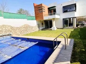 CASA EN PRADERAS DE OAXTEPEC CON TODOS LOS SERVICIOS