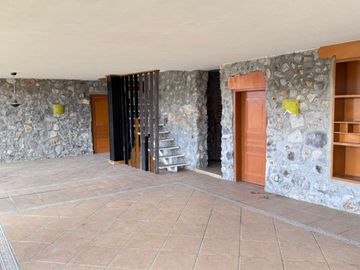 OPORTUNIDAD CASA Y TERRENO EN VENTA EN LAS CAÑADAS