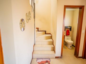 CASA EN VENTA - 3 HABITACIONES - CONOCOTO