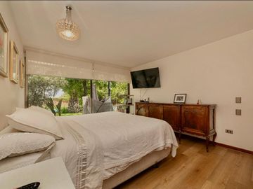 Amplia casa de 210 m2 5d 4b, Terreno 516m2 Jardines de Las Pircas Peñalolén.