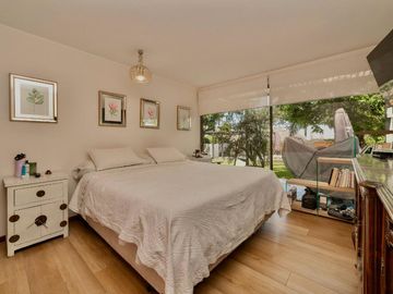 Amplia casa de 210 m2 5d 4b, Terreno 516m2 Jardines de Las Pircas Peñalolén.