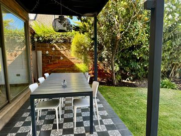 Amplia casa de 210 m2 5d 4b, Terreno 516m2 Jardines de Las Pircas Peñalolén.