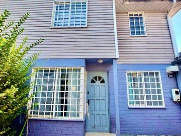 Oferta de Casa de 4d 2b Jardines de Santa María en Maipu.