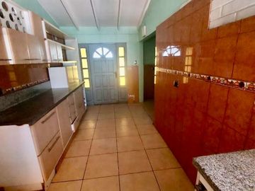 Oferta de Casa de 4d 2b Jardines de Santa María en Maipu.