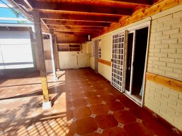 Oferta de Casa de 4d 2b Jardines de Santa María en Maipu.
