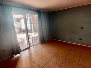 Oferta de Casa de 4d 2b Jardines de Santa María en Maipu.