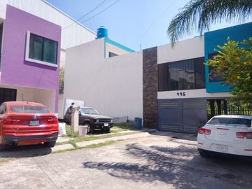 TRASPASO DE CASA EN LA JUERTA DE PEÑA (MG)