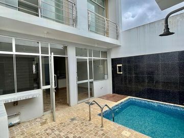 Tarapoto es el centro, ok. ¿Pero has visto cómo crece La Banda de Shilcayo? Esta casa de 3 pisos en La Banda de Shilcayo te ofrece 'otra perspectiva'.