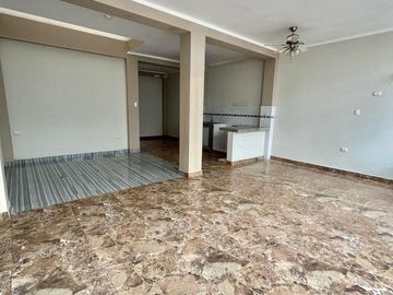 Tarapoto es el centro, ok. ¿Pero has visto cómo crece La Banda de Shilcayo? Esta casa de 3 pisos en La Banda de Shilcayo te ofrece 'otra perspectiva'.