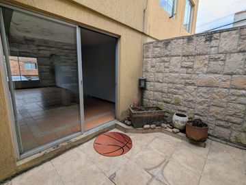 CASA DE VENTA 3 DORMITORIOS DENTRO DE CONJUNTO EN CARCELEN CERCA A TERMINAL TERRESTRE