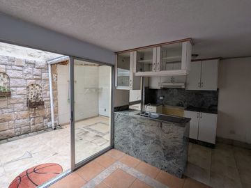 CASA DE VENTA 3 DORMITORIOS DENTRO DE CONJUNTO EN CARCELEN CERCA A TERMINAL TERRESTRE