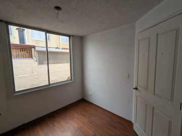 CASA DE VENTA 3 DORMITORIOS DENTRO DE CONJUNTO EN CARCELEN CERCA A TERMINAL TERRESTRE