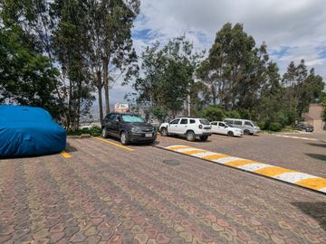 CASA DE VENTA 3 DORMITORIOS DENTRO DE CONJUNTO EN CARCELEN CERCA A TERMINAL TERRESTRE