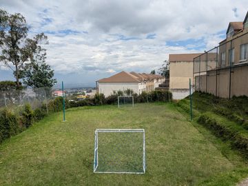 CASA DE VENTA 3 DORMITORIOS DENTRO DE CONJUNTO EN CARCELEN CERCA A TERMINAL TERRESTRE