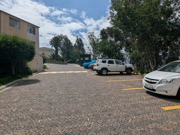 CASA DE VENTA 3 DORMITORIOS DENTRO DE CONJUNTO EN CARCELEN CERCA A TERMINAL TERRESTRE