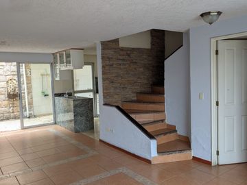 CASA DE VENTA 3 DORMITORIOS DENTRO DE CONJUNTO EN CARCELEN CERCA A TERMINAL TERRESTRE