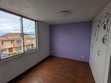 CASA DE VENTA 3 DORMITORIOS DENTRO DE CONJUNTO EN CARCELEN CERCA A TERMINAL TERRESTRE