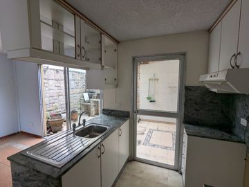 CASA DE VENTA 3 DORMITORIOS DENTRO DE CONJUNTO EN CARCELEN CERCA A TERMINAL TERRESTRE