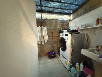 CASA EN VENTA EN CASTELLO RESIDENCIAL LEON GTO ZONA SUR UBICADA FRENTE ÁREA VERDE Y PÉRGOLA.