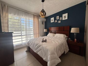 CASA EN VENTA EN CASTELLO RESIDENCIAL LEON GTO ZONA SUR UBICADA FRENTE ÁREA VERDE Y PÉRGOLA.