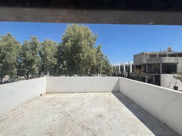CASA EN VENTA EN CASTELLO RESIDENCIAL LEON GTO ZONA SUR UBICADA FRENTE ÁREA VERDE Y PÉRGOLA.