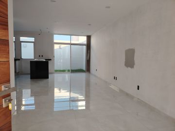 CASA EN VENTA FRACCIONAMIENTO SENDEROS DE MONTE VERDE 4 RECAMARAS Y ROOF GARDEN