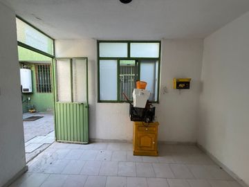 CASA EN VENTA  4 REC. EN AV PERIODISMO $3,200,000