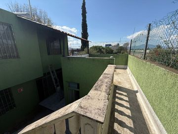 CASA EN VENTA  4 REC. EN AV PERIODISMO $3,200,000