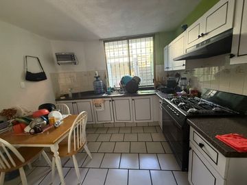 CASA EN VENTA  4 REC. EN AV PERIODISMO $3,200,000