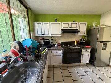 CASA EN VENTA  4 REC. EN AV PERIODISMO $3,200,000