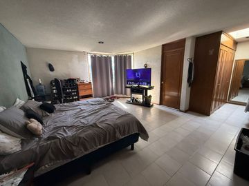CASA EN VENTA  4 REC. EN AV PERIODISMO $3,200,000