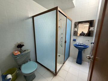 CASA EN VENTA  4 REC. EN AV PERIODISMO $3,200,000
