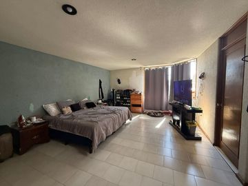 CASA EN VENTA  4 REC. EN AV PERIODISMO $3,200,000
