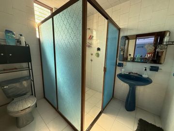 CASA EN VENTA  4 REC. EN AV PERIODISMO $3,200,000